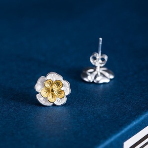 花のピアス　花　シルバー　P012