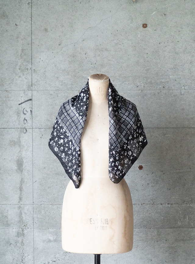 unknown used floral and houndstooth pattern polyester scarf