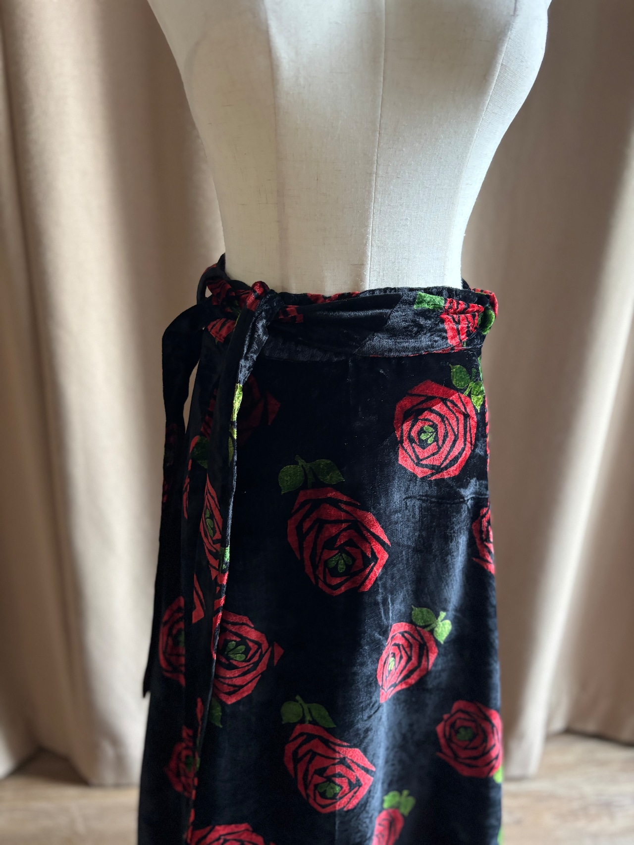red rose pattern velour maxi skirt-5096-12