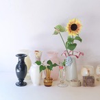 ブラックな石の花瓶