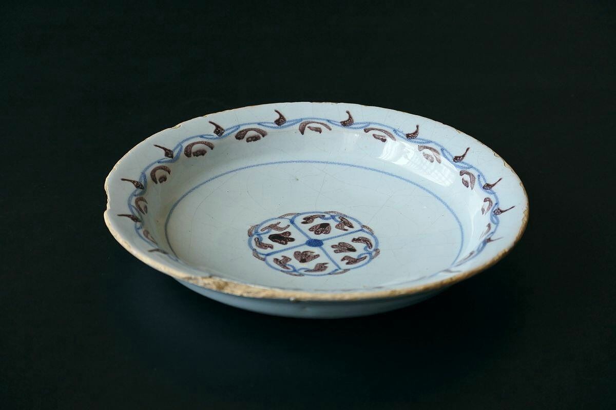 18th C. English Delft Pancake Plate A | antiquesoval