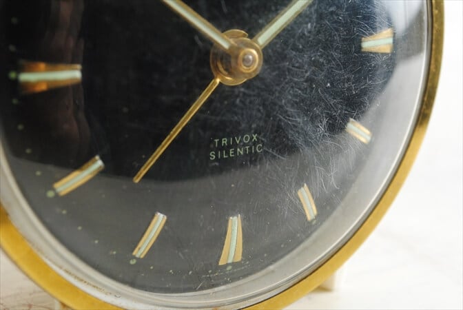 ドイツ製 JUNGHANS ユンハンス 手巻き 目覚まし時計 TRIVOX ドイツ製 JUNGHANS ユンハンス 手巻き 目覚まし時計 TRIVOX