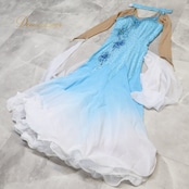 社交ダンス 衣装 スタンダードドレス ワンピース ドレス スタンダード 水色 フロート レース デモ 競技 ダンス パーティ 発表会 白 グラデーション Leirena レイリーナ ブルー系 ホワイト系 フリル 可愛い エレガント スタイリッシュ 青色 発表会用