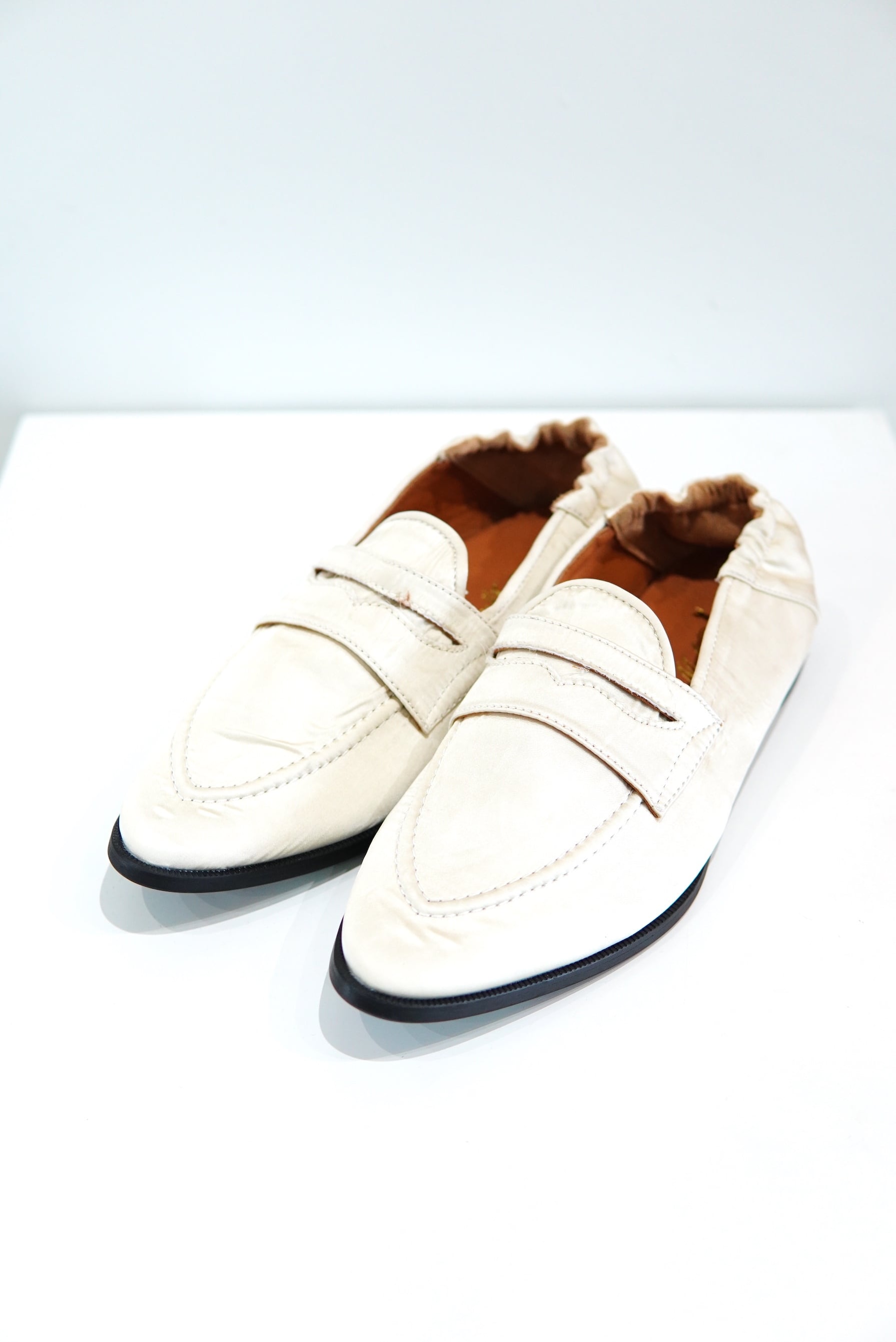 MASU / SILK SATIN SLIP-ON SHOES