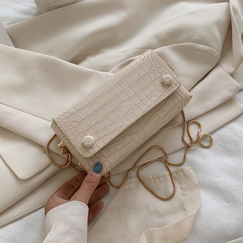 ネットレッドレトロスモールバッグメスバッグ2020ニュートレンディファッションワイルドポピュラーメッセンジャーバッグサマーチェーンスモールスクエアバッグ 手作りハンドバック70720102808