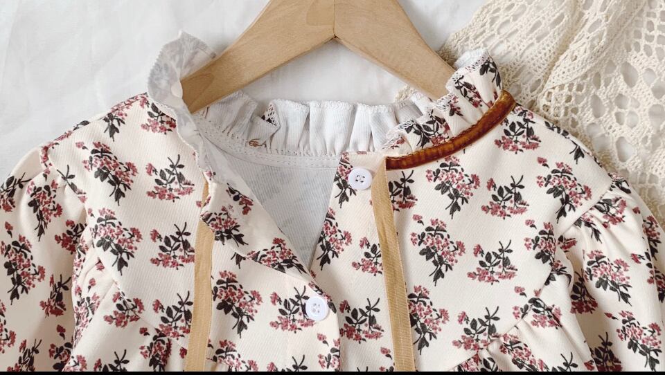 再入荷 小花柄レトロワンピース…….女の子 海外子供服 ナチュラルコーデ ガール プチプラ