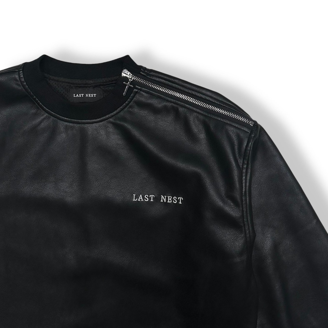 LAST NEST /leather crewneck