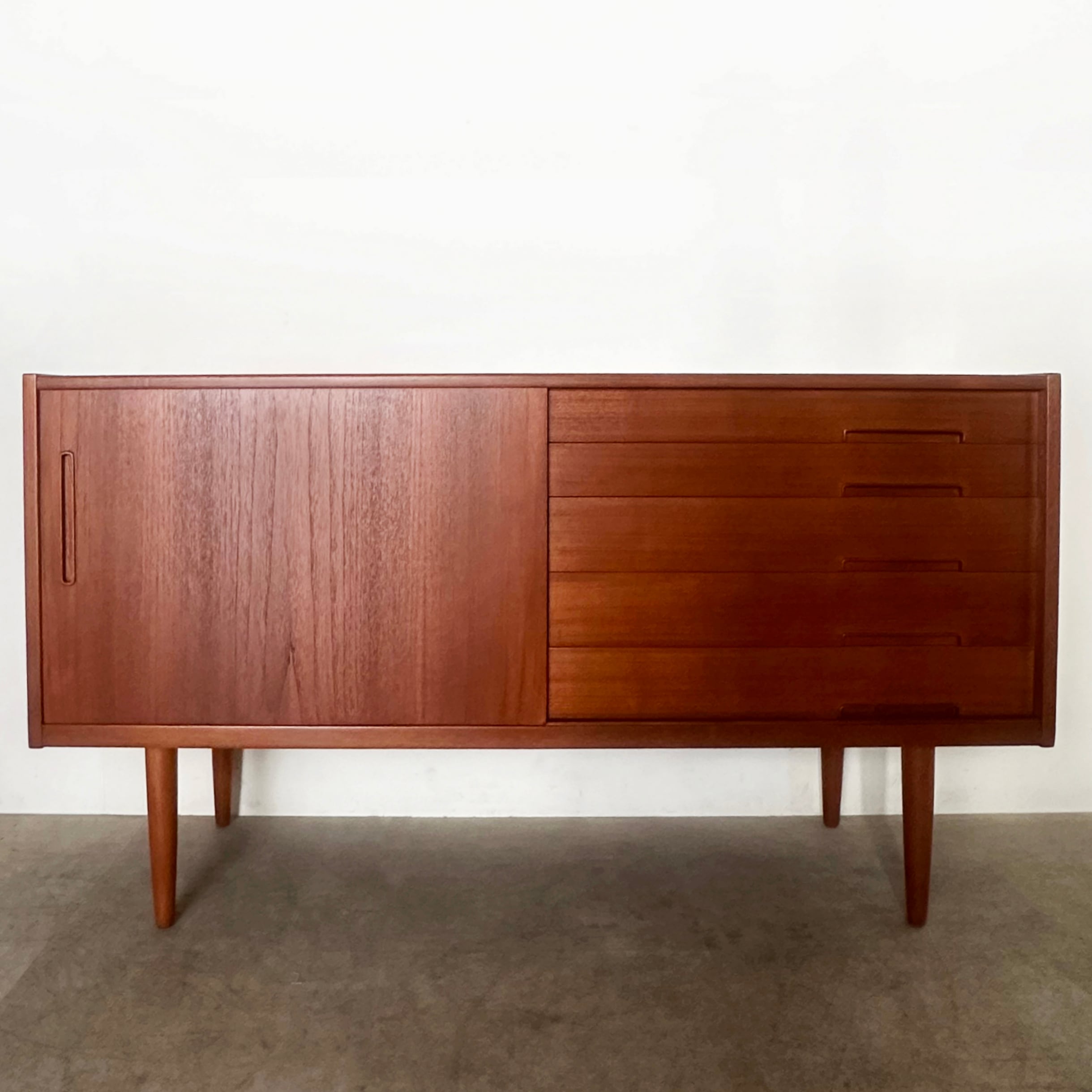Sideboard Sideboard