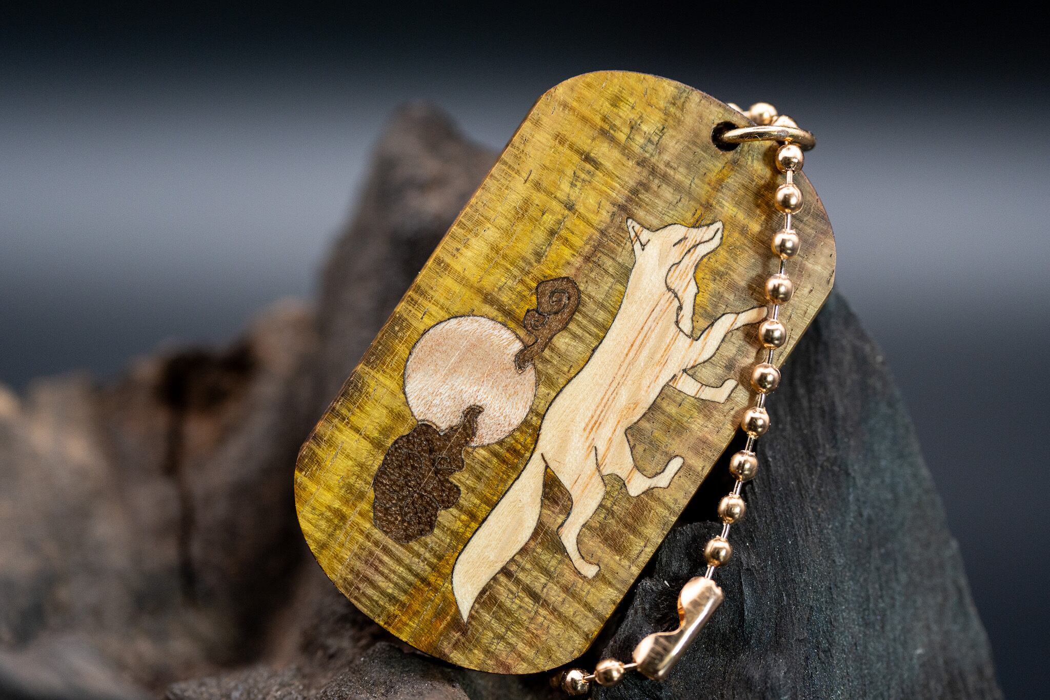 【21世紀最高峰の材】サイアミーズローズウッド マイクロカーリードッグタグ 象嵌 十五夜きつね