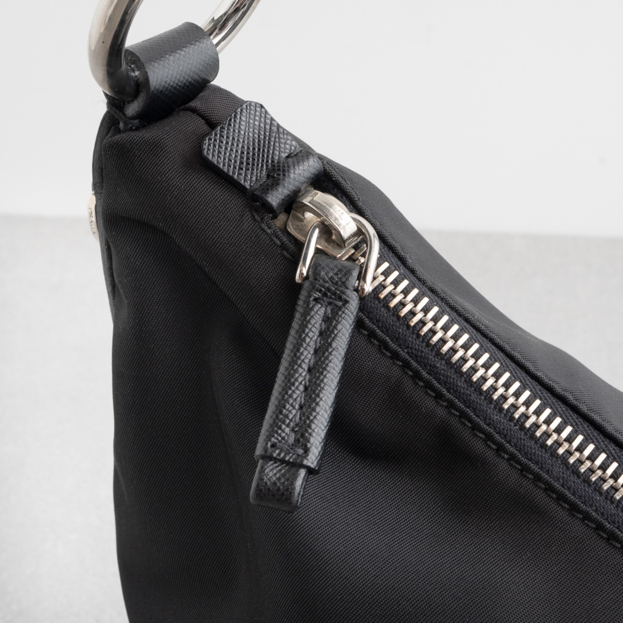 プラダ ショルダーバッグ ブラック ナイロン ヴィンテージ