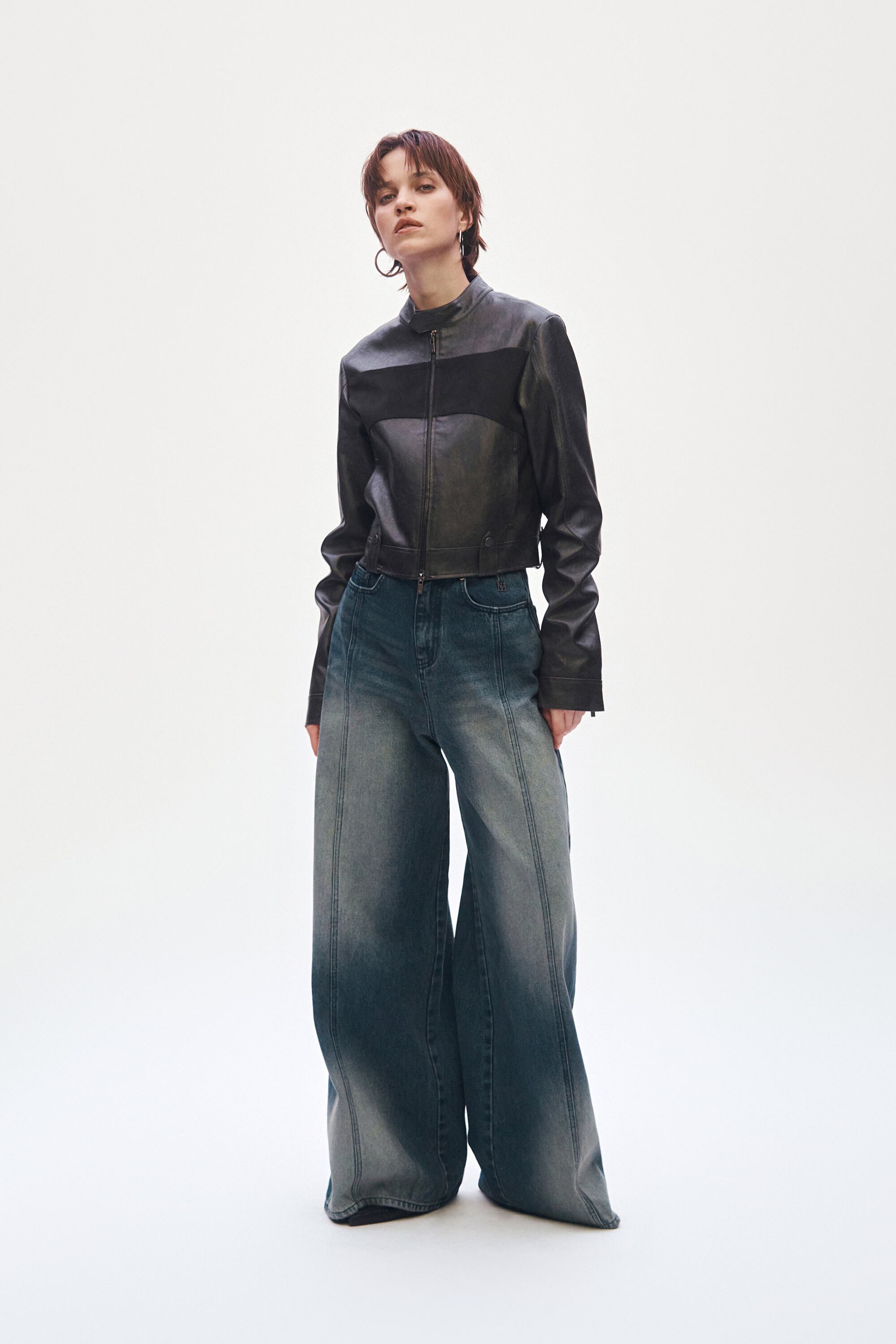 [TREEMINGBIRD] Incision Denim Set-up Pants [ Dark Blue ] 正規品 韓国ブランド 韓国通販  韓国代行 韓国ファッション TRMNGBD tmb TREEMING BIRD | BONZ (韓国ブランド 代行) powered by BASE