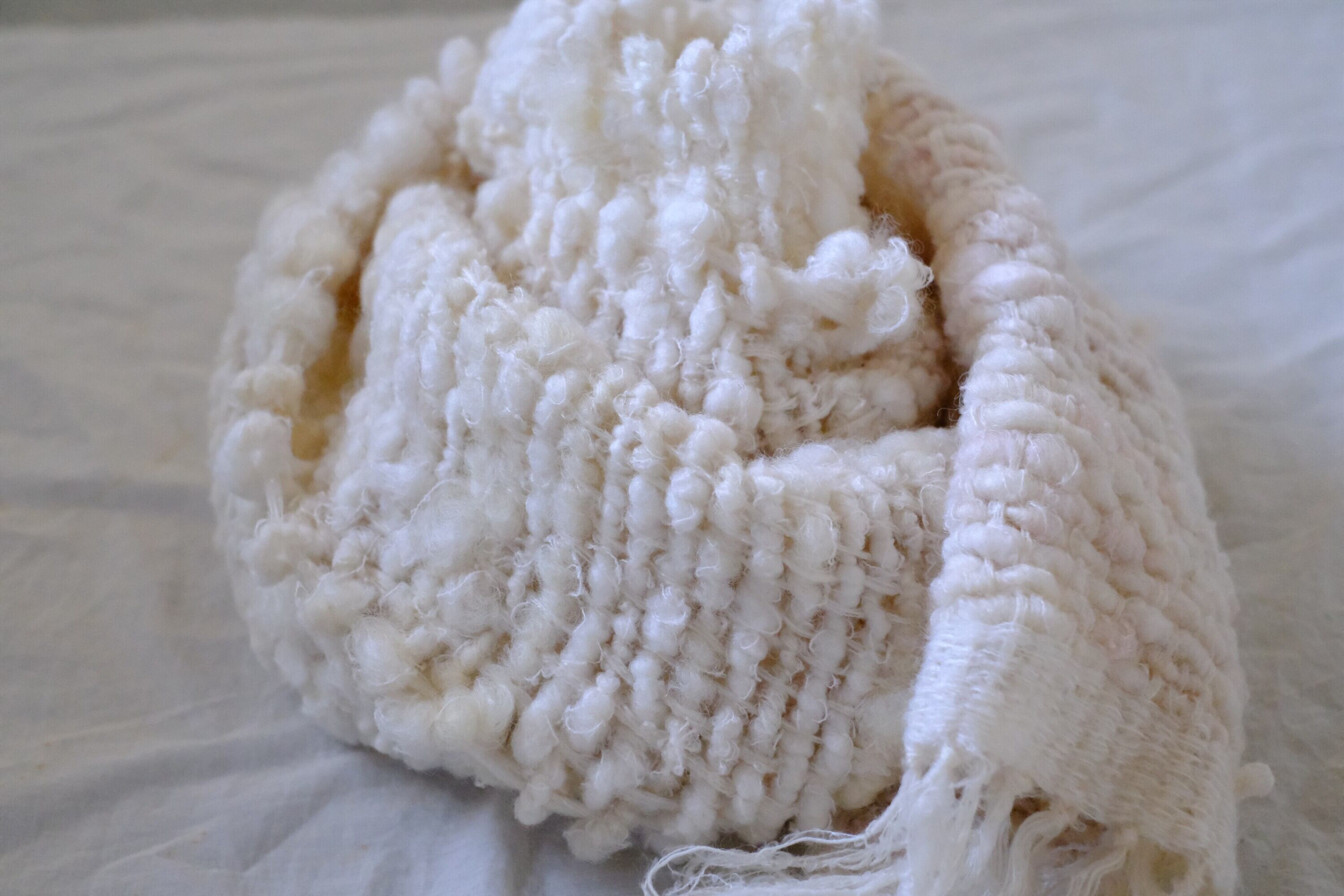 手紡ぎ糸のマフラー　o-0536