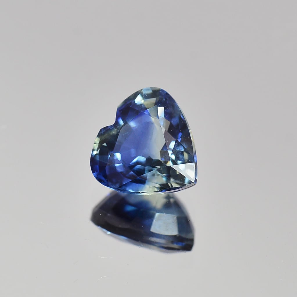 ソ付 ブルー サファイア 0.706ct ルース ハートシェイプ バイカラー系 | CheReine {シェレーヌ} ｜ハンドメイドジュエリー ＆  ルース