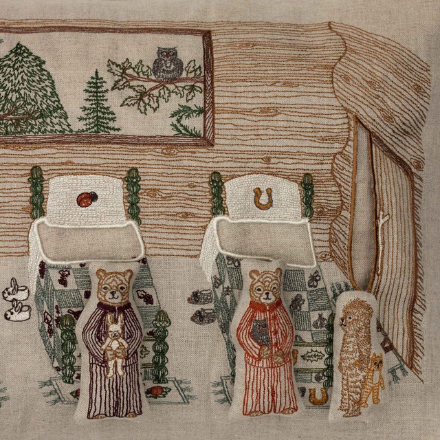 Coral & Tusk クッションカバー Three Little Bear (30x40)