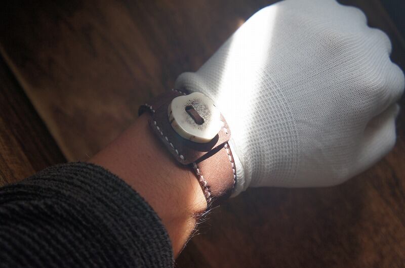 マヤベリーのレザーバングル【鹿角】【ダークブラウン】｜手作り革財布