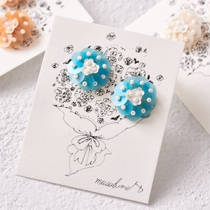 Bouquet piressed earring ( blue × white )