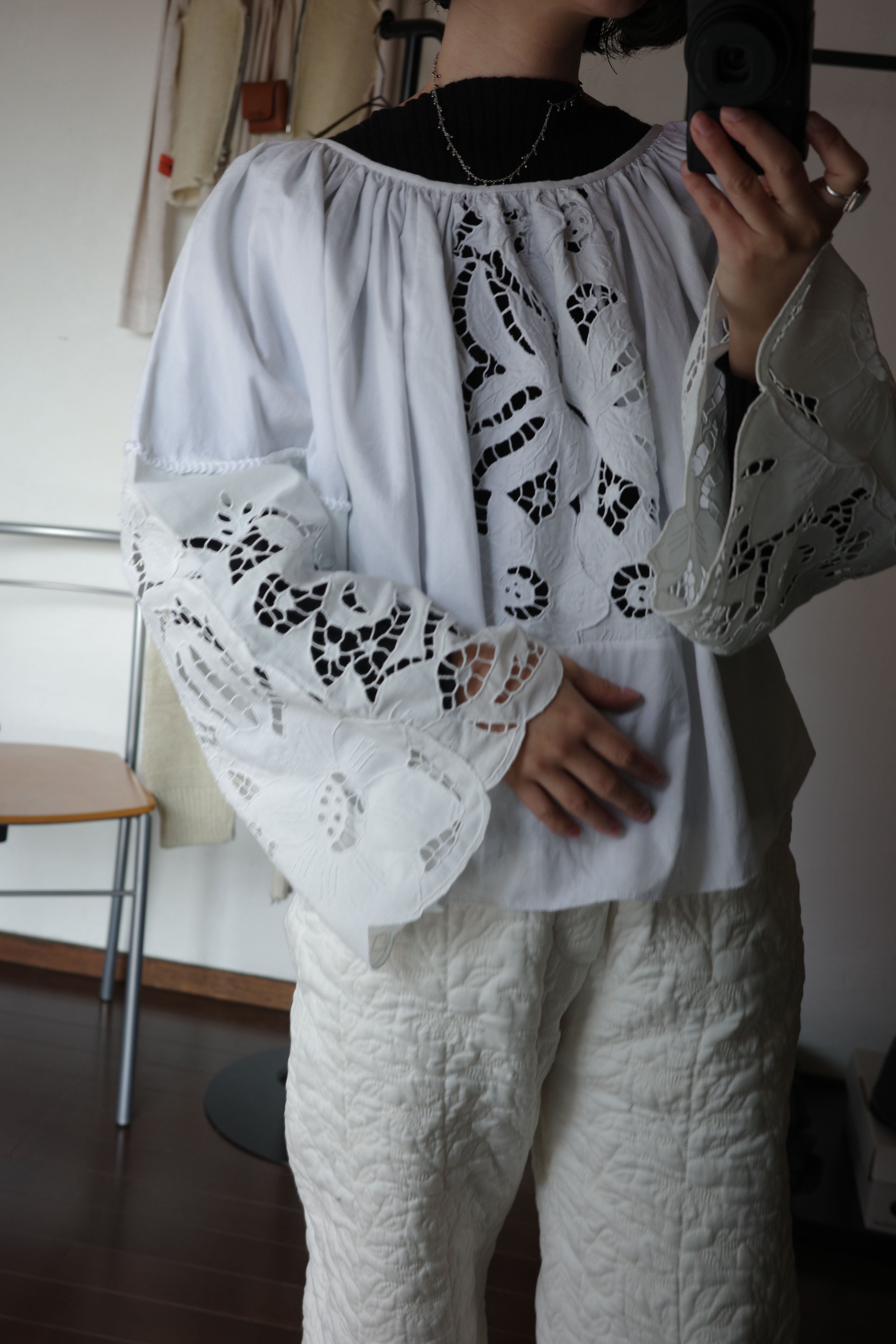 moderate vintage Rumania blouse