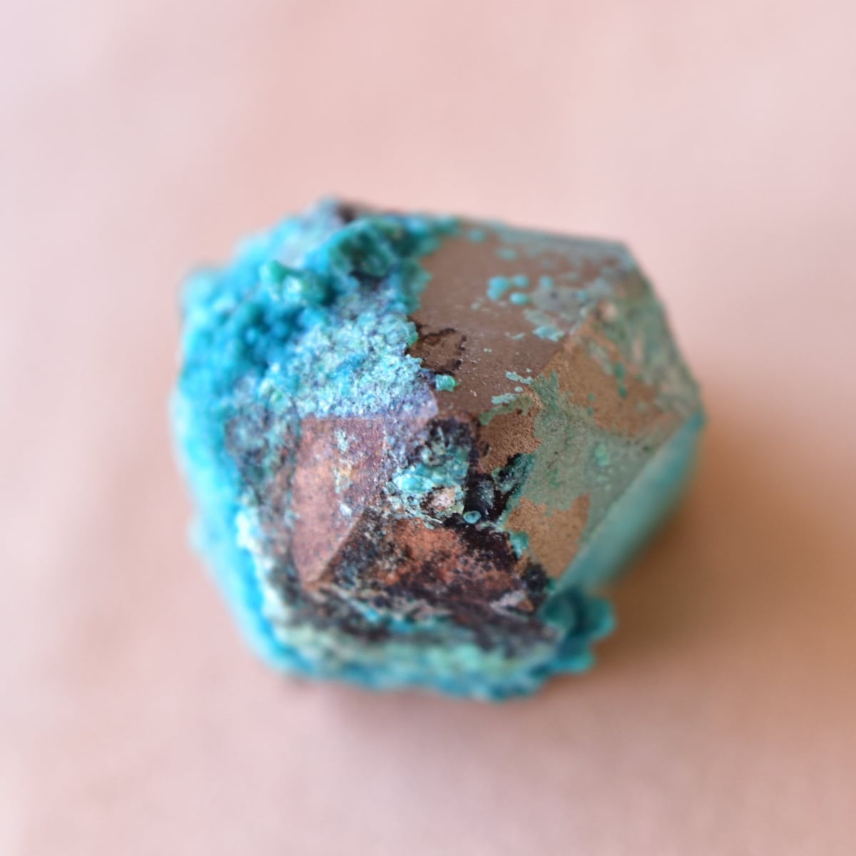 クリソコラ・オン・クォーツ 新時代のブルー ペルー産 28.7g/鉱物