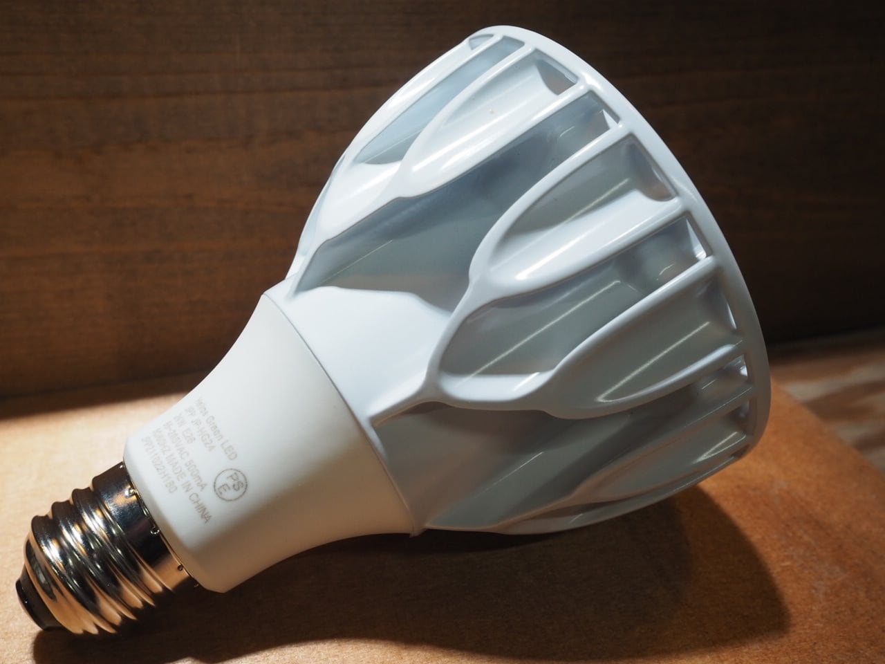 ◇ Helios Green LED HG24 ／ 超高輝度植物育成ライト