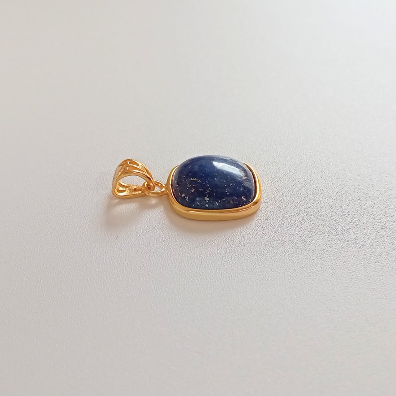 【アフガニスタン産】ラピスラズリ ペンダント トップ(S/スクエア)|SV925(ゴールド)〈ギフトボックス付き〉