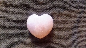 ローズクオーツ　ハート（Rose Quartz)  Heart