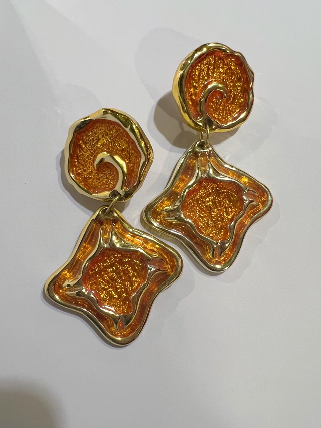 Vintage gold × orange earrings ( ヴィンテージ  ゴールド × オレンジ イヤリング )
