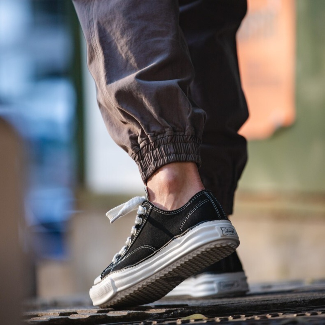 Wave Sole Canvas Sneakers / ウェーブ ソール キャンバス スニーカー