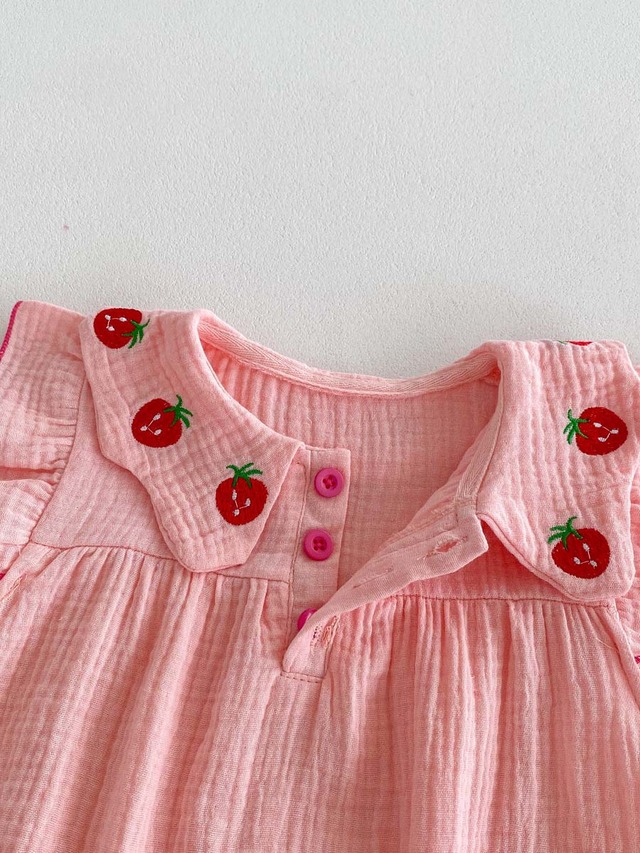 【BABY】いちご刺繍フリル袖ダブルガーゼロンパース - 9