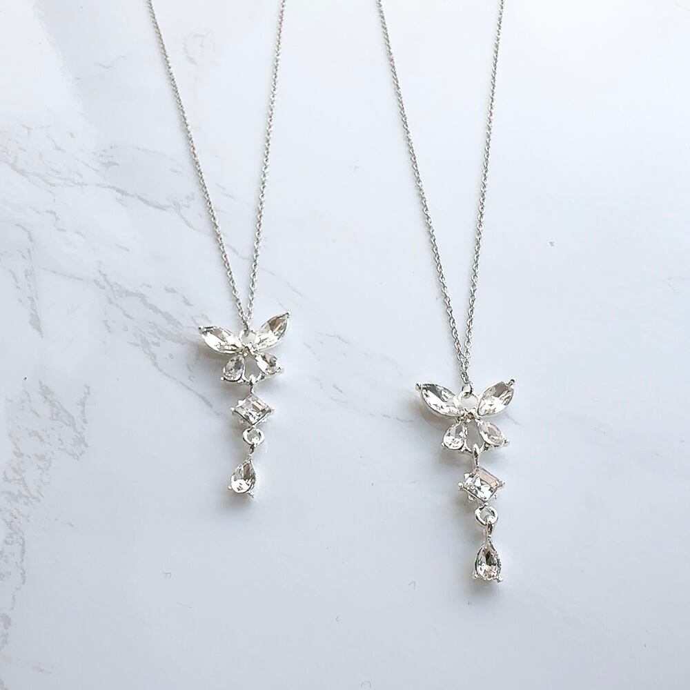 キラキラバタフライチャームネックレス