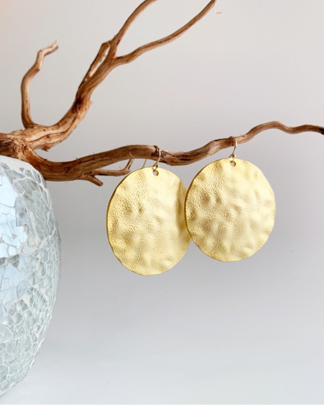 Gold circle plate pierced earrings /  on the beach     OBH-021