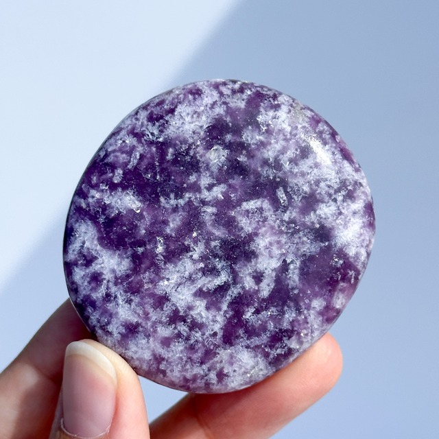 レピドライト パームストーン 52◇Lepidolite palm stone◇天然石・鉱物・パワーストーン◇