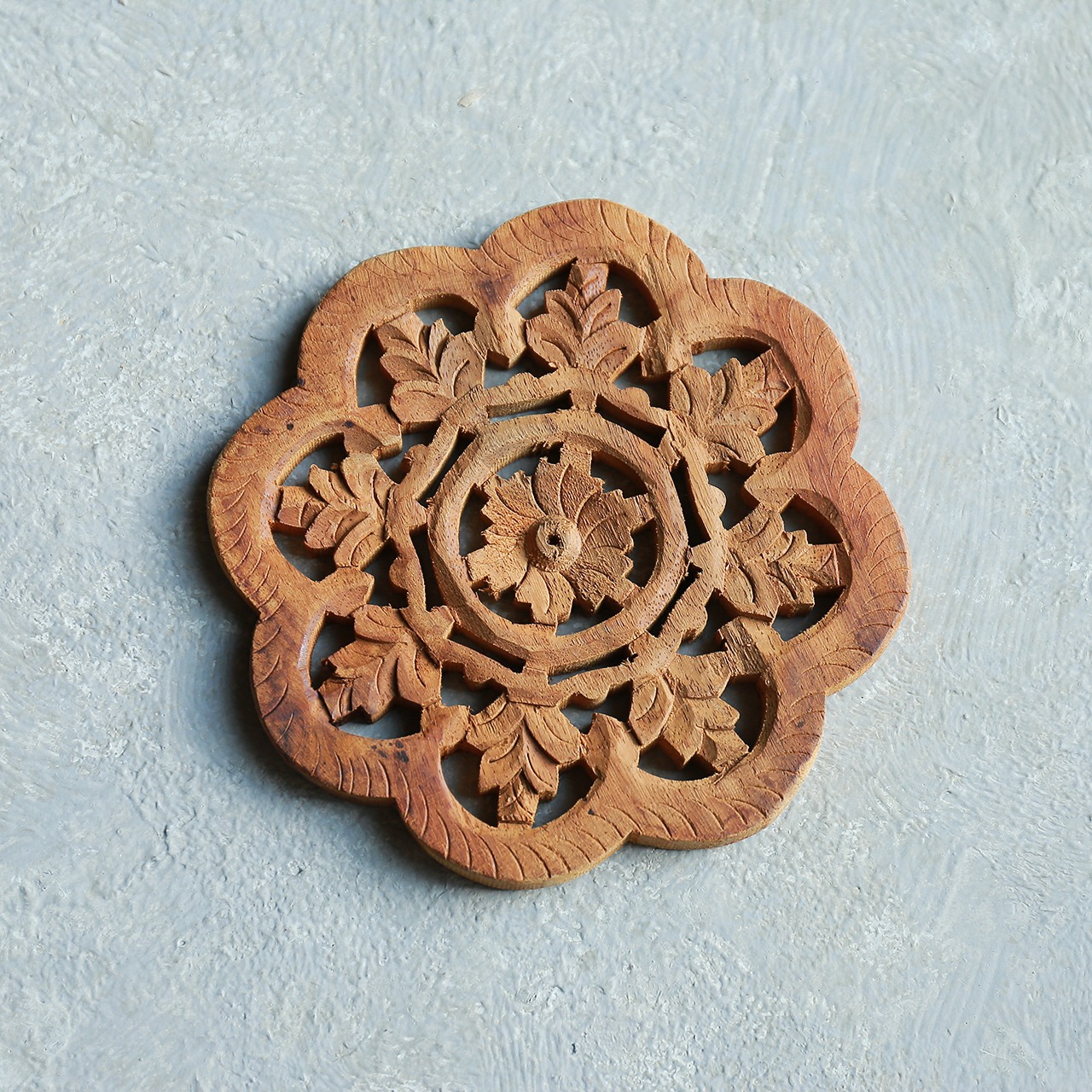 【ご成約品】花形の味わい深い鍋敷き
