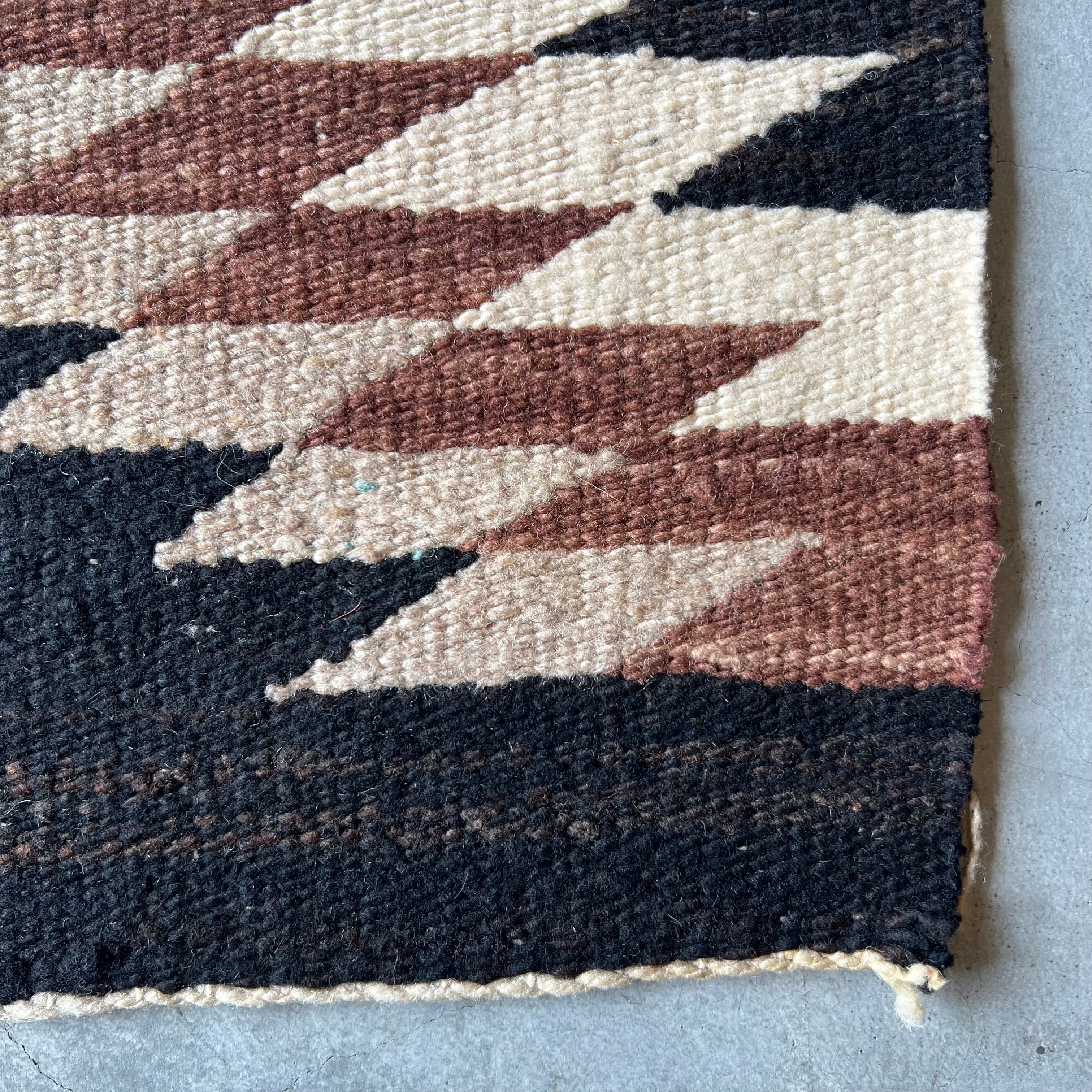 1950s-60s NAVAJO RUG | BUFF STOCK YARD
