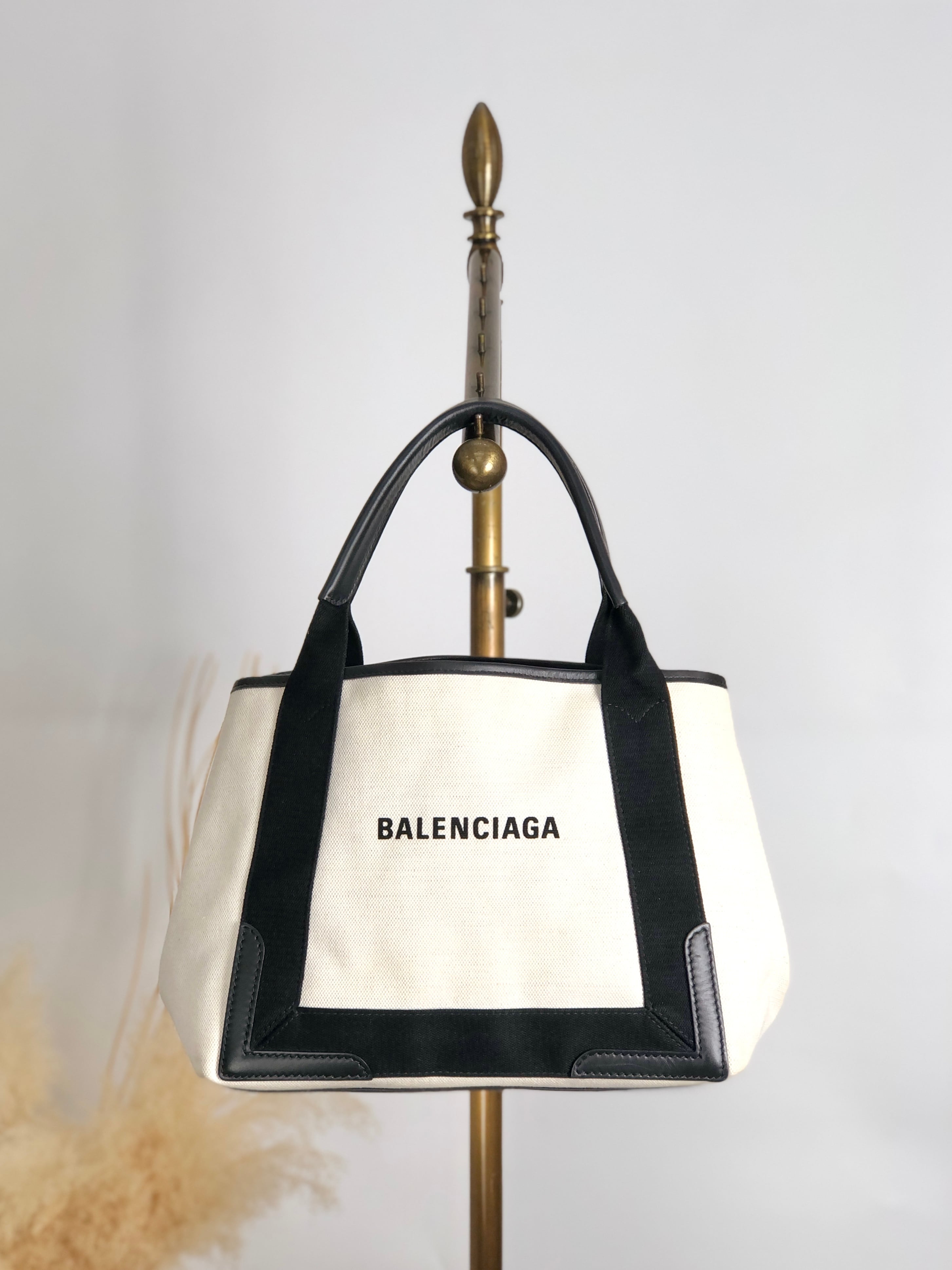 BALENCIAGA キャンバス トートバッグ ホワイト×ブラック BALENCIAGA バレンシアガ カバスS ハンドバッグ ホワイト×ブラック