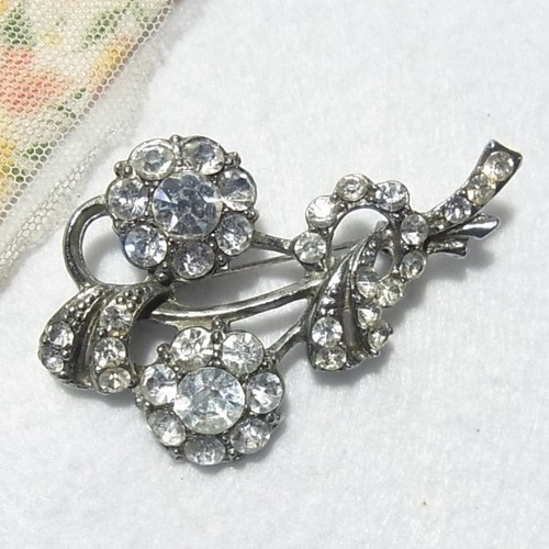 ラインストーンのフラワーブローチ　コスチュームジュエリーのセール通販 10001B