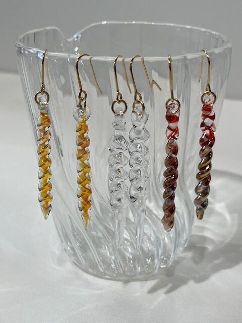 京都・佳耀工房|ボロシリケイトガラスのピアス ロングねじねじ「クリア・ルビー・ゴールドイエロー」(送料無料)タイプB 夏にぴったり ガラスアクセサリー