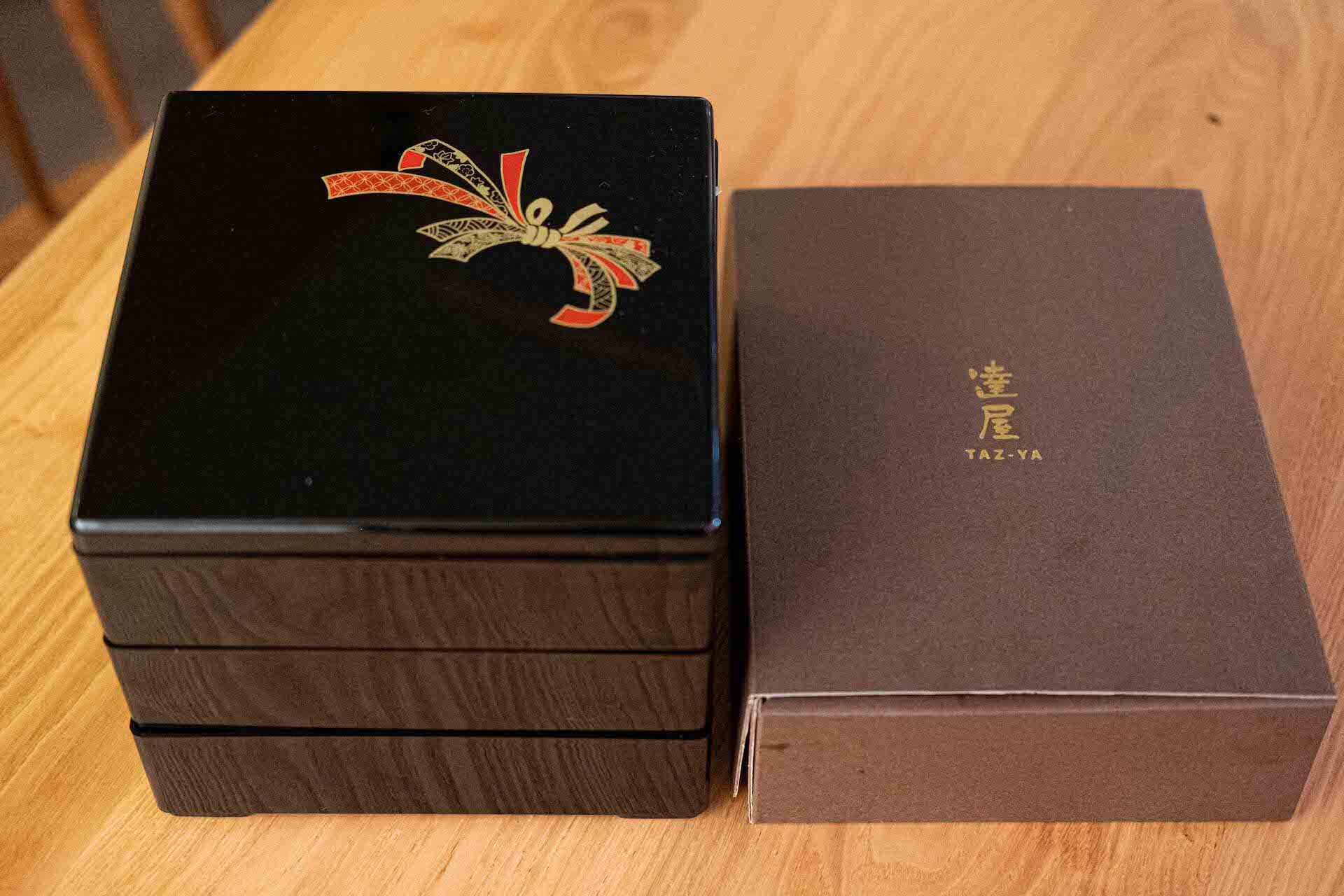 □達屋のお節と「滋賀 近江牛と北海道 放牧豚の食べ比べ」 究極の出汁