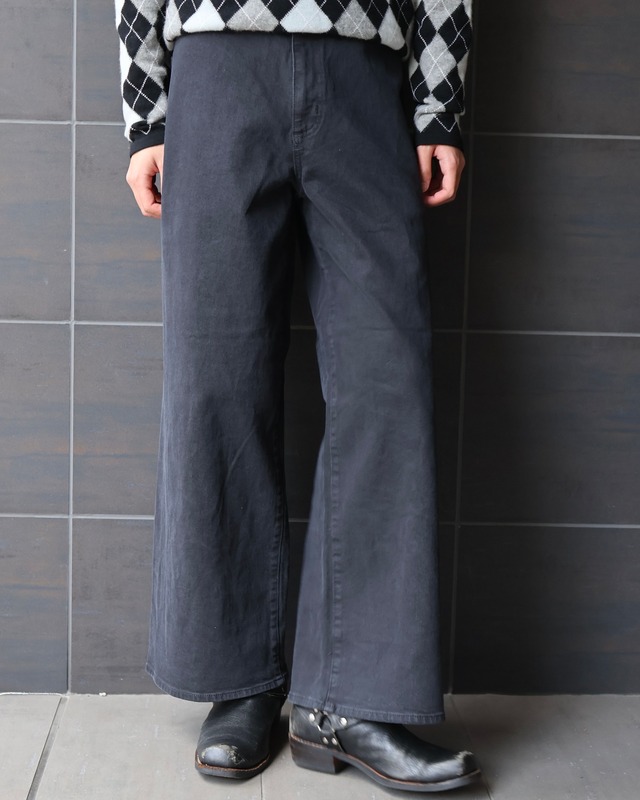 Baggy silhouette denim pants