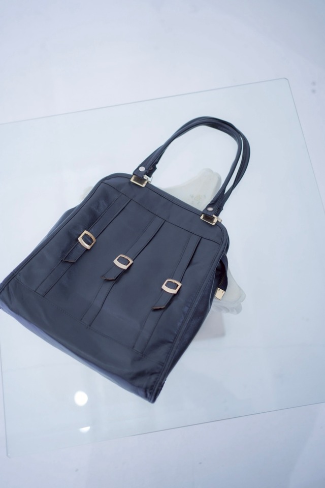 3belt black leather bag