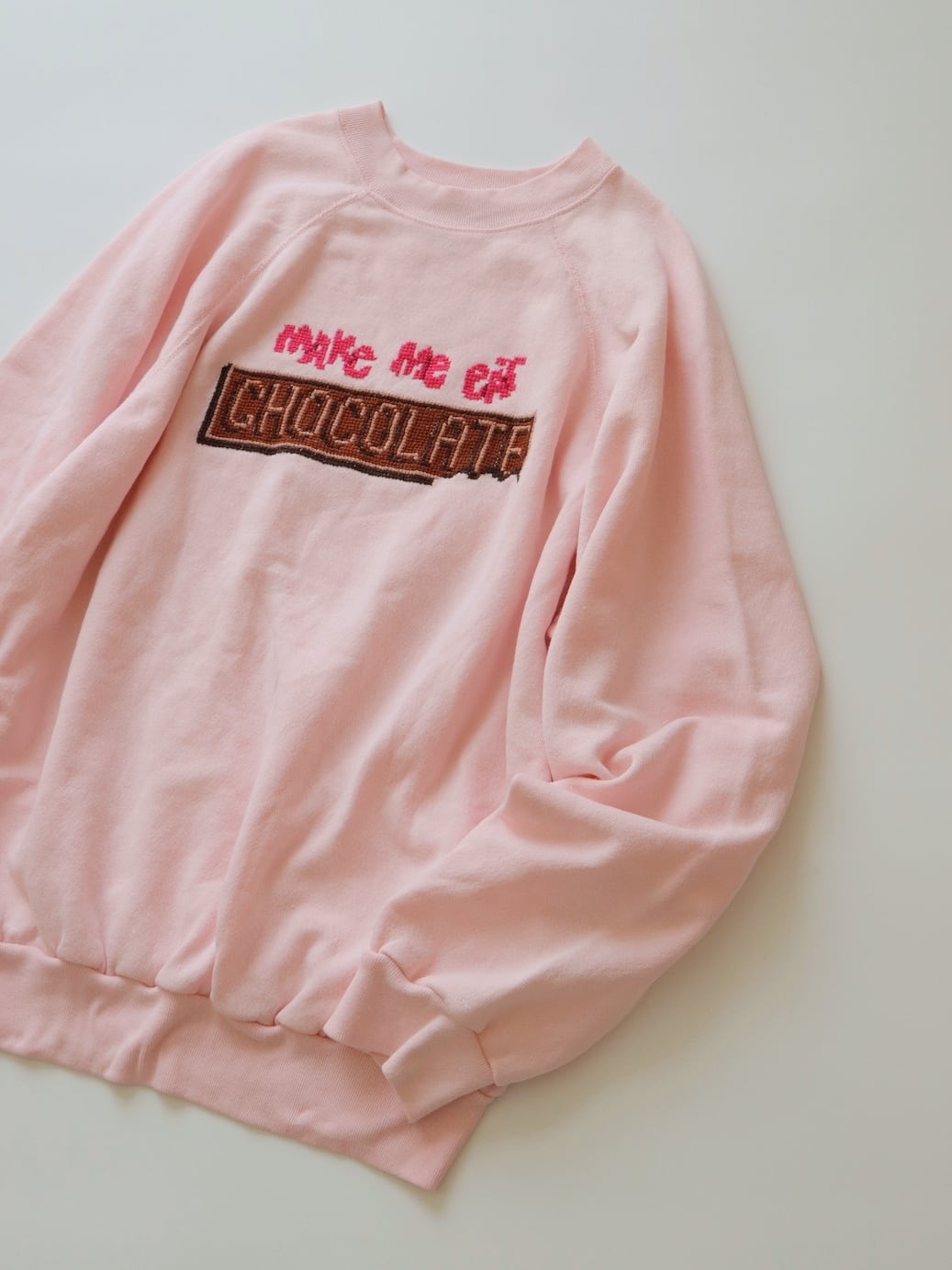 ●90s made in USA "make me eat chocolate” embroidery design pink color sweatshirt