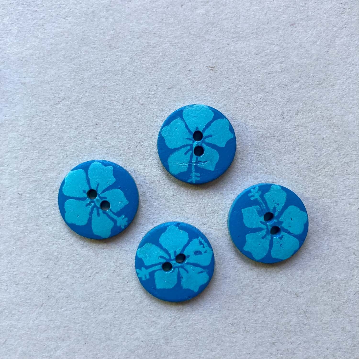 オンライン限定》ココナツボタン ハイビスカス青（15mm） | Dua