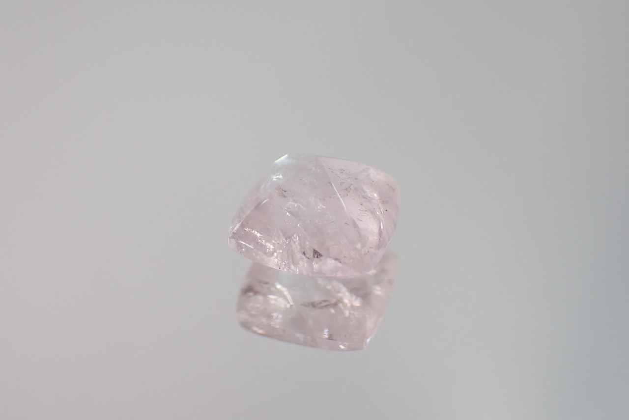 モルガナイト　1.92ct　[C12-1203]