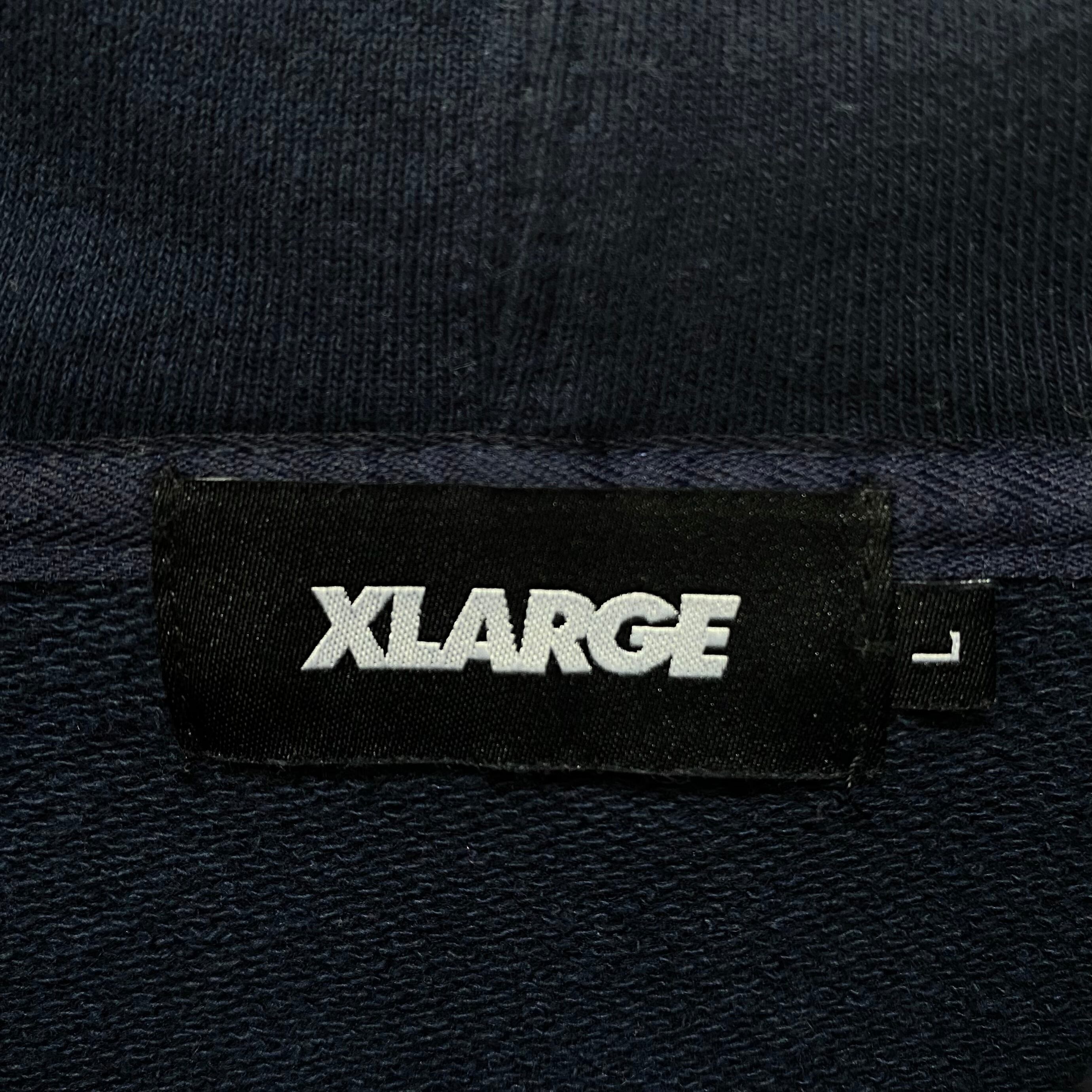 【XL】【入手困難】X-LARGE　パーカー　刺繍ロゴ　センターロゴ　黒