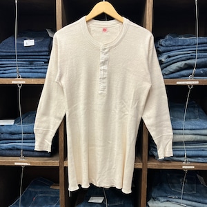 HANES “HENLEY” CUT SEW