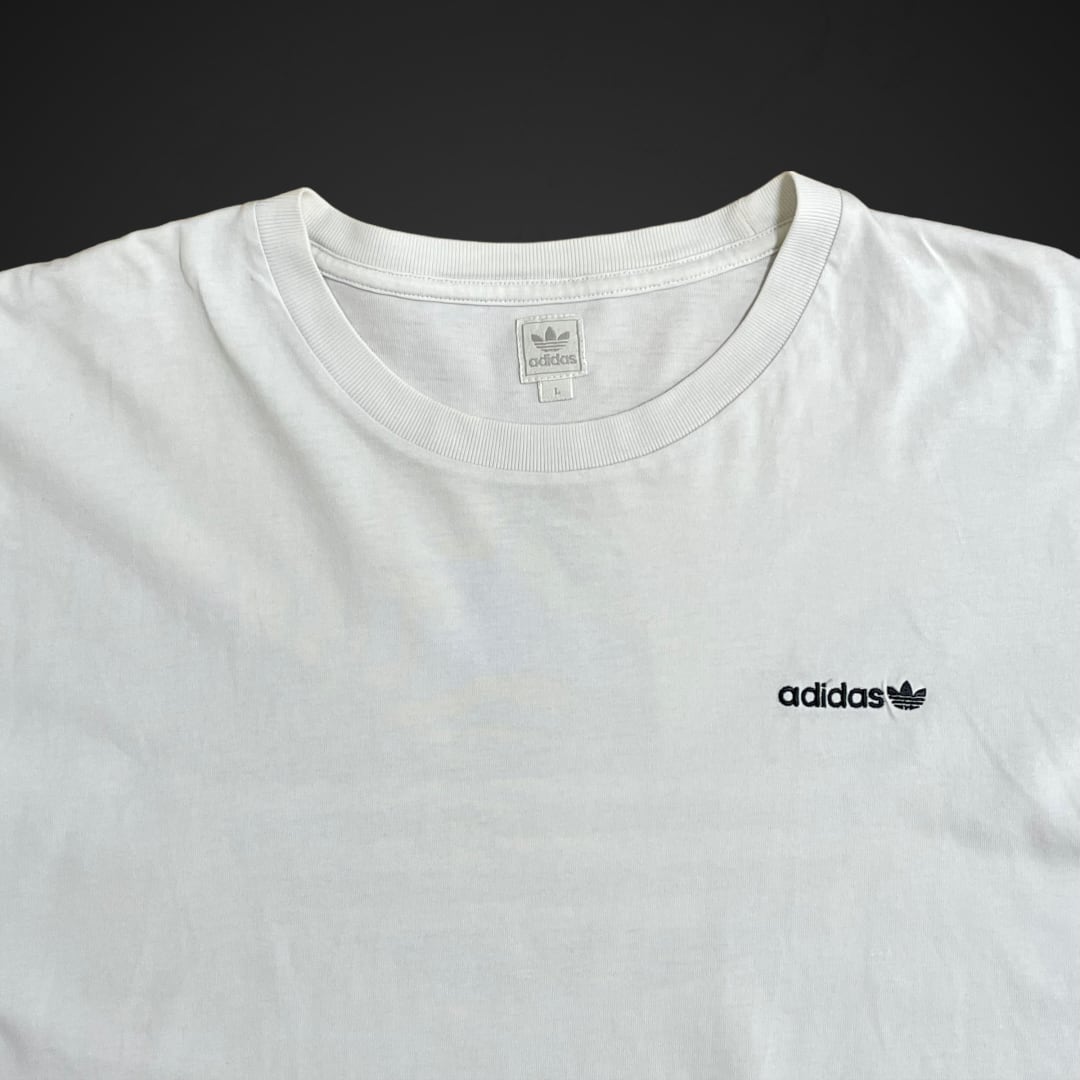 adidas】ワンポイント 刺繍ロゴ バックプリント Tシャツ