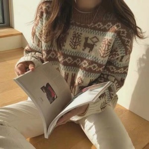 ラウンドネック柄セーター