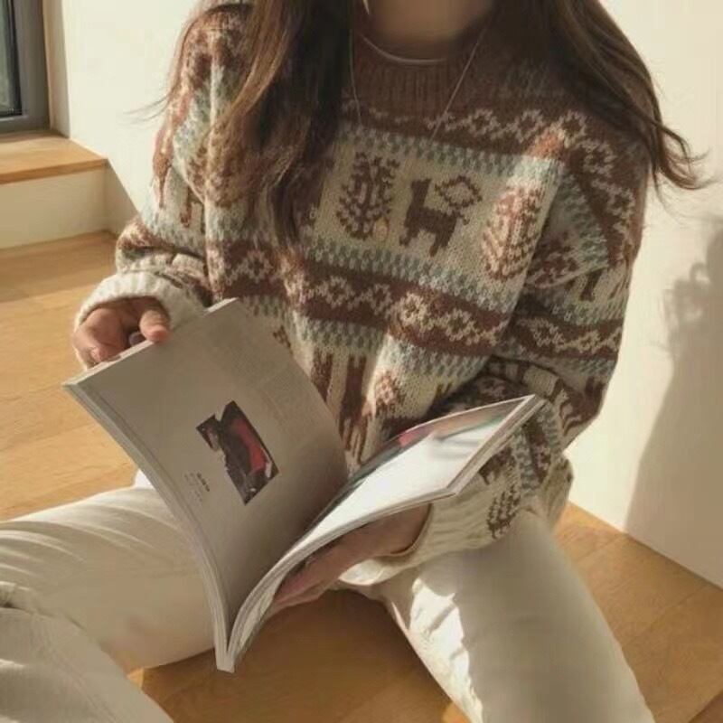 ラウンドネック柄セーター