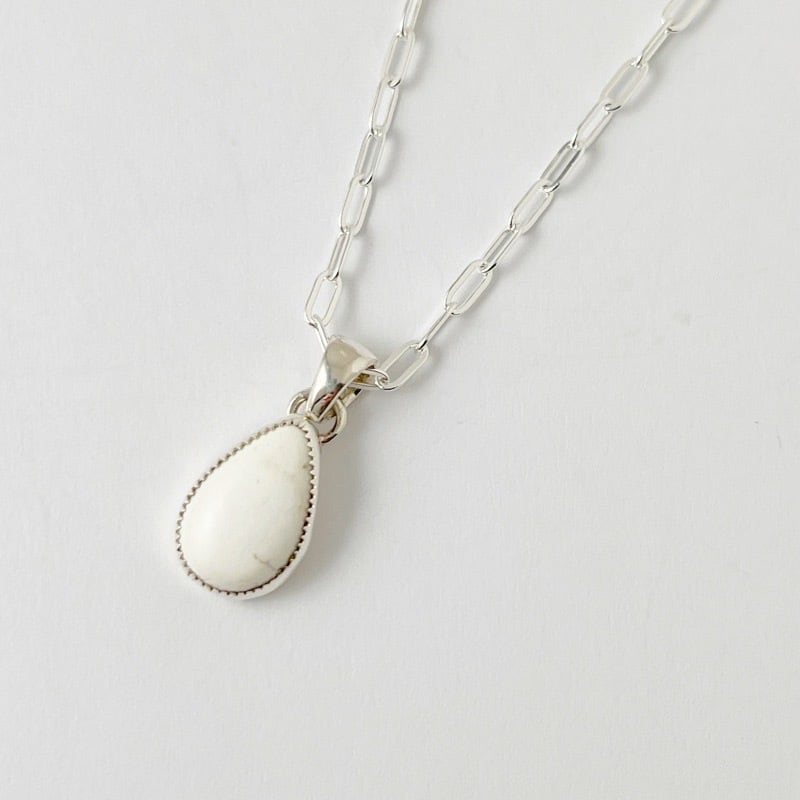 《Indian Jewelry 》ホワイトバッファロー シンプル ドロップ ネックレス (チェーン オプション)