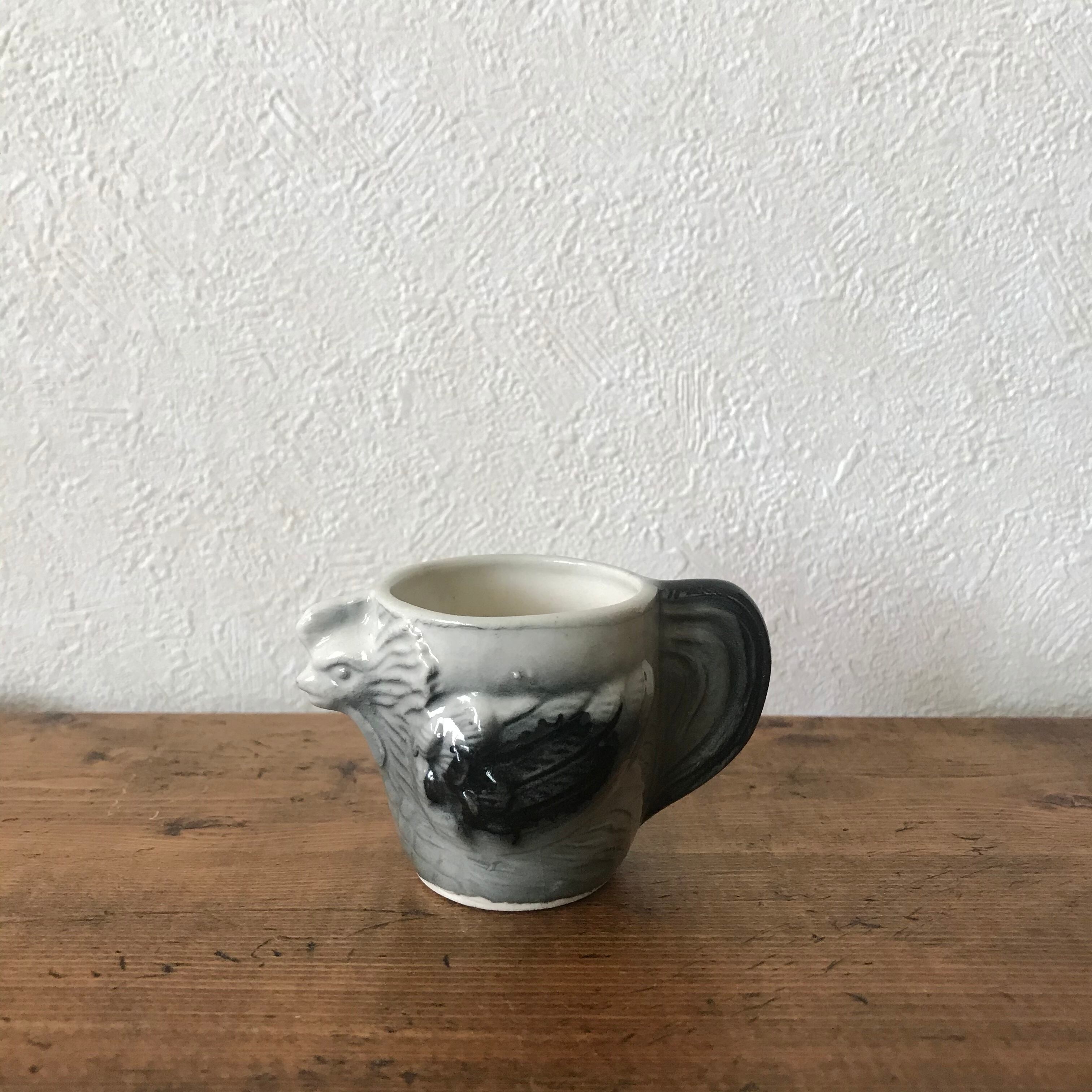 グレーの鳥のエッグスタンド