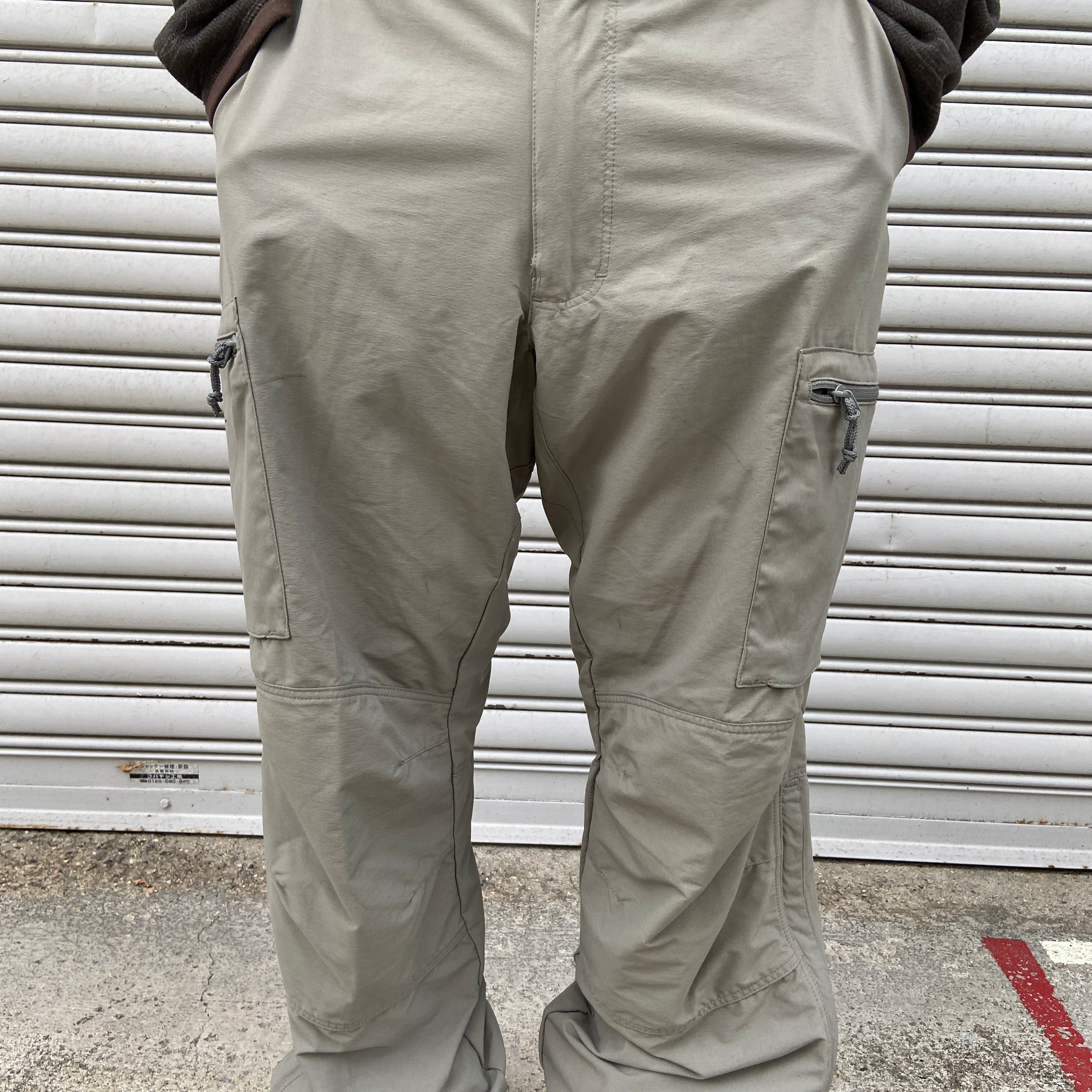送料無料』Patagonia MARS PCU Level5 ソフトシェルパンツ M-R | 古着 